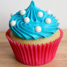 MINI CUPCAKE COM COBERTURA